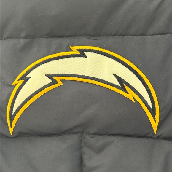 ⚡️San Diego Chargers NFL Puffer Jacket - Picture 12 of 13